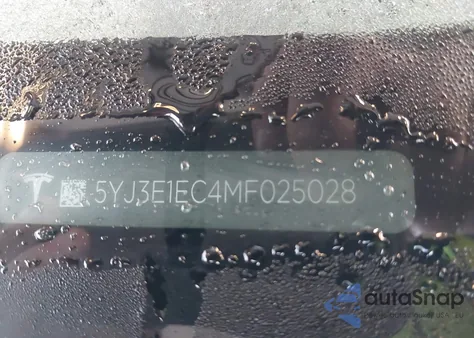 2021 Tesla Model 3 Performance Dual Motor All-Wheel Drive z USA, uszkodzony, nr VIN 5YJ3E1EC4MF025028